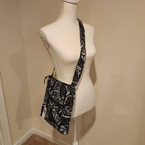 VERA Bradley Black White Gray Hipster Crossbody Bag Purse in Paisley Noir